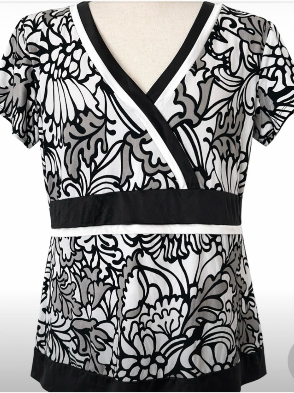 Babydoll Floral V-Neck Empire Waist Blouse Satin Like Trim Short Sleeve XL Top